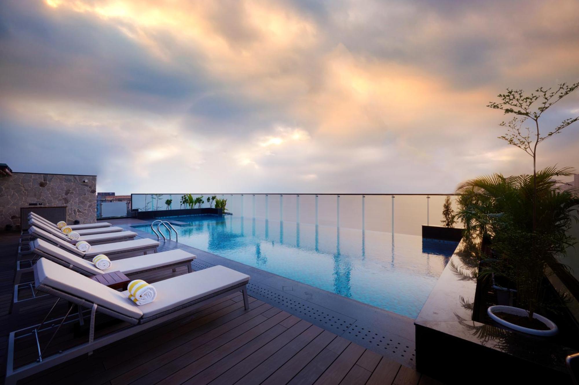 Iris Sarovar Portico Гургаон Экстерьер фото