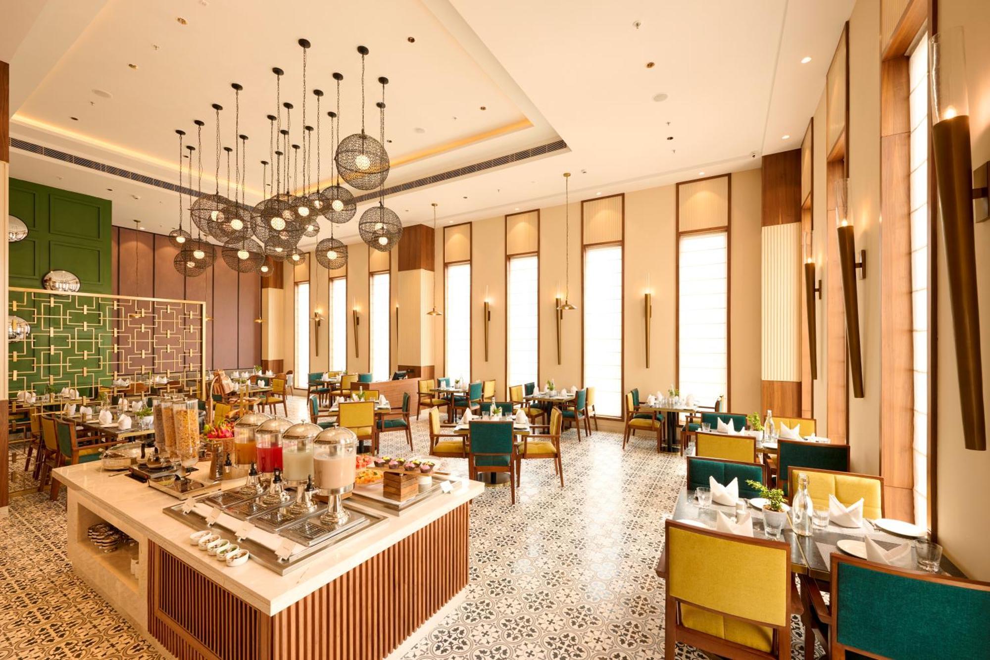 Iris Sarovar Portico Гургаон Экстерьер фото