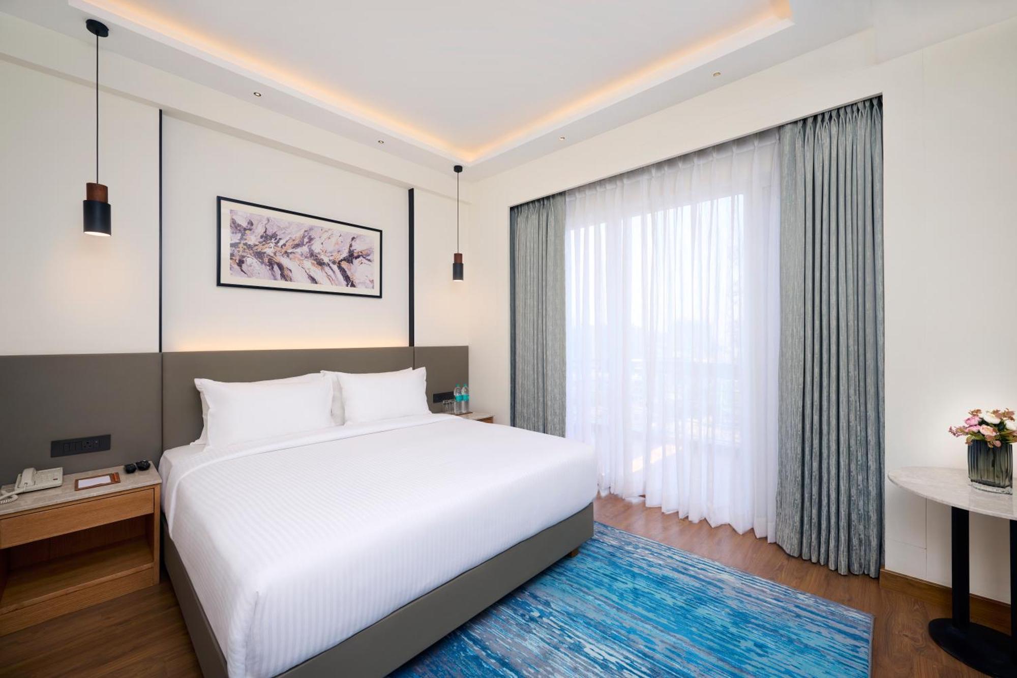 Iris Sarovar Portico Гургаон Экстерьер фото