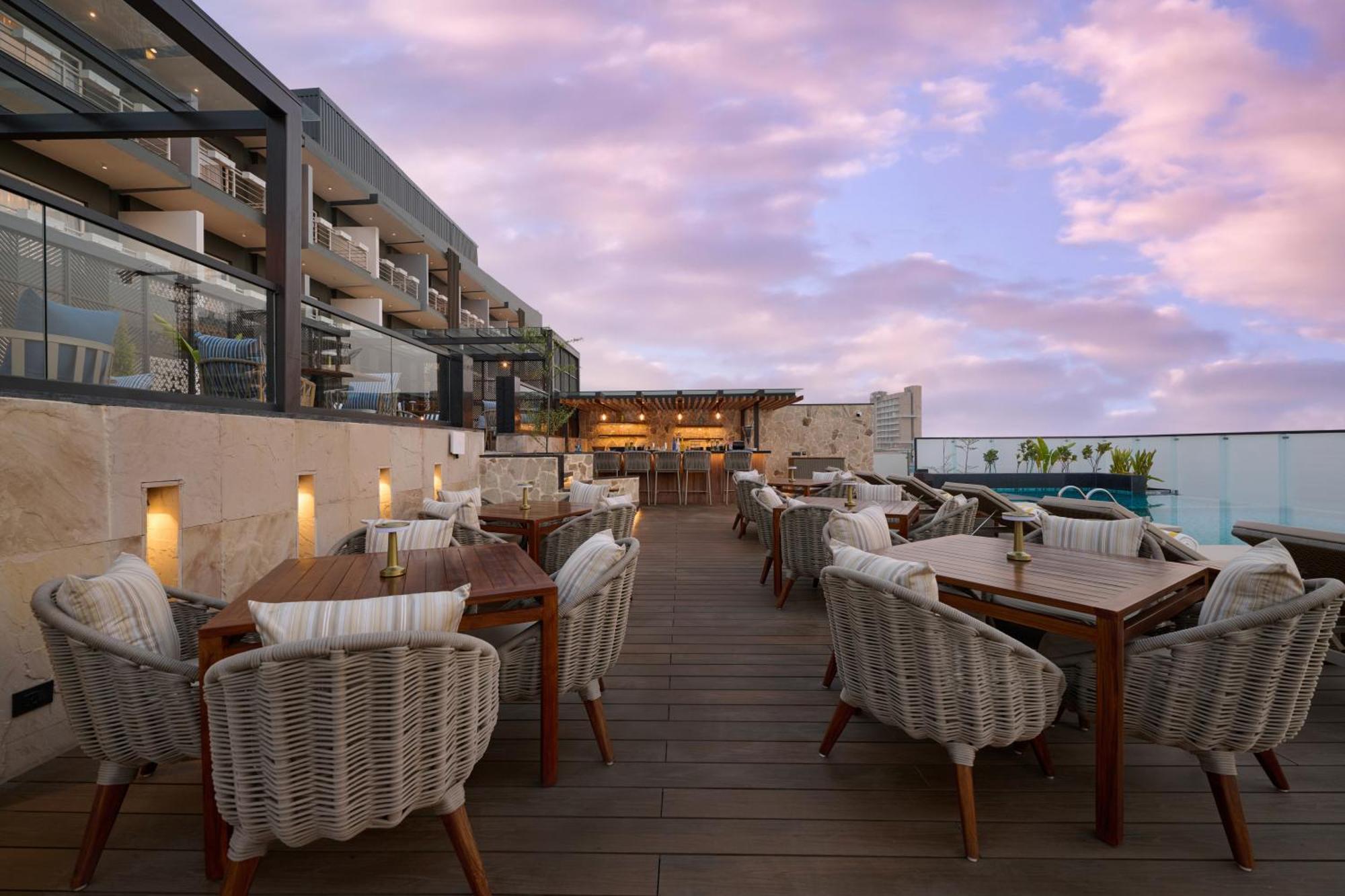 Iris Sarovar Portico Гургаон Экстерьер фото