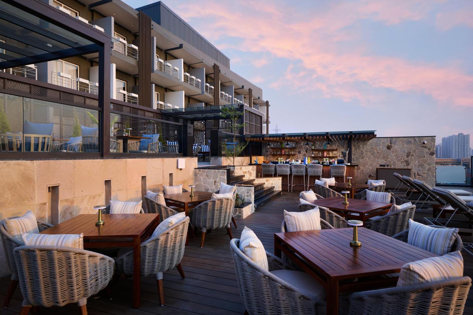 Iris Sarovar Portico Гургаон Экстерьер фото